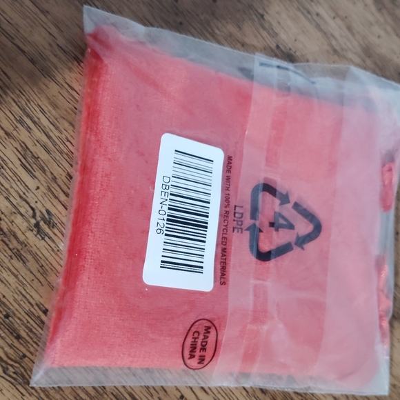 Delta Sigma Theta Red and Gold Phone Ring Holder + Mystery Gift ๐ - Picture 5 of 5